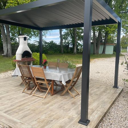 Les Fortelles Chatillon-sur-Broue Экстерьер фото