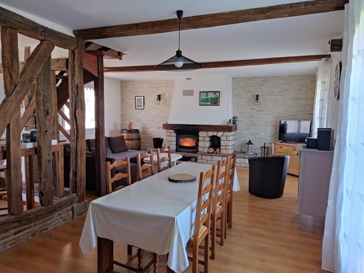 Les Fortelles Chatillon-sur-Broue Экстерьер фото