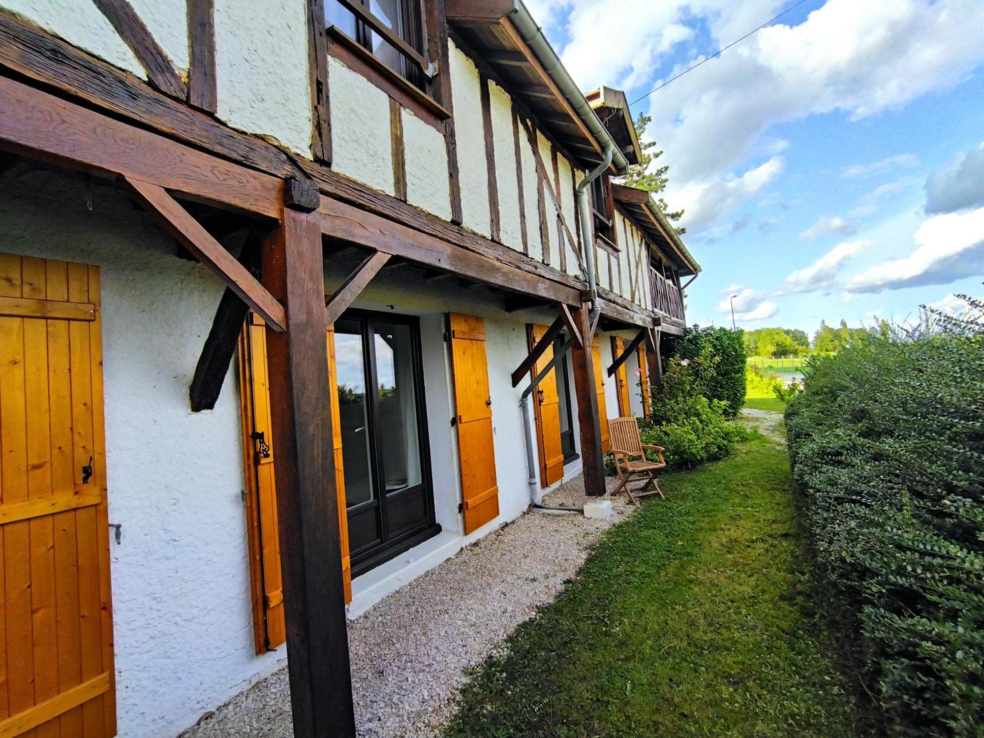 Les Fortelles Chatillon-sur-Broue Экстерьер фото